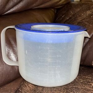 Tupperware Mix & Store Measuring 8-Cup Batter Bowl/Pitcher Blue Lid Vintage GUC